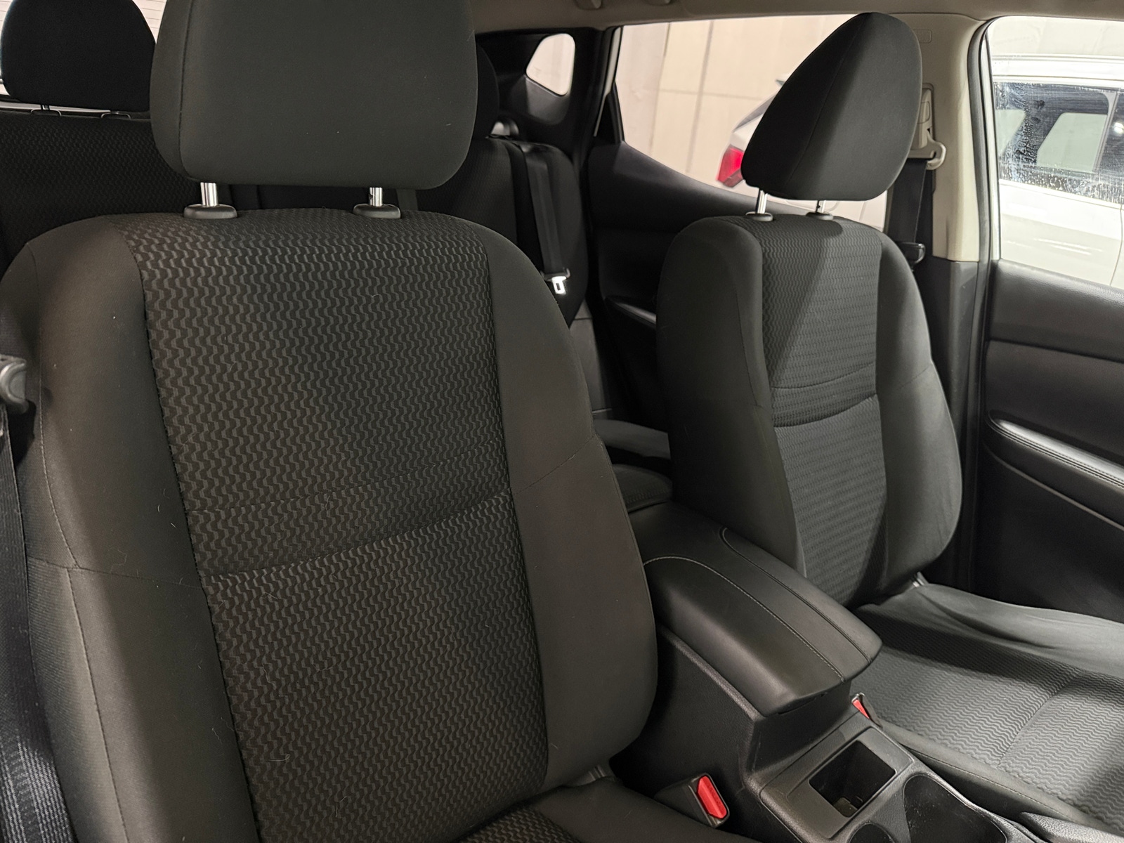 Thumbnail: 2017 Nissan Rogue Sport - 2