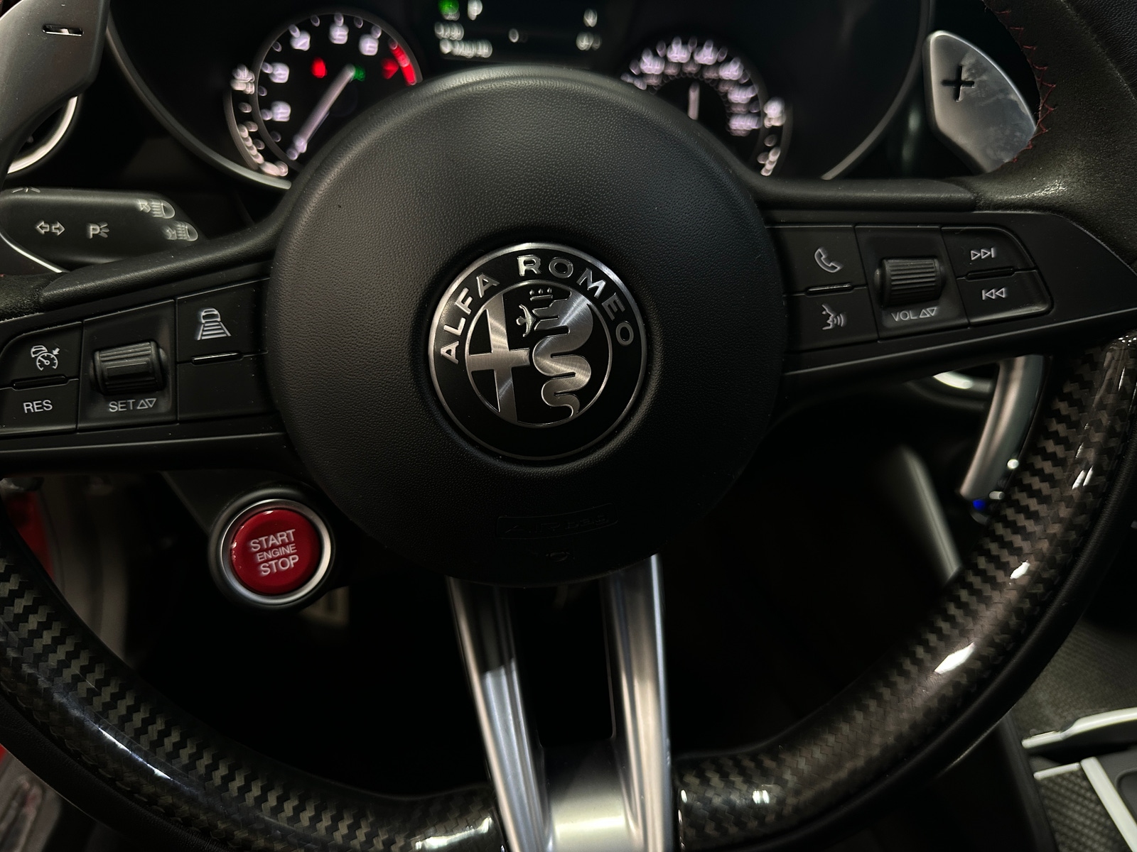 Thumbnail: 2018 Alfa Romeo Giulia - 4