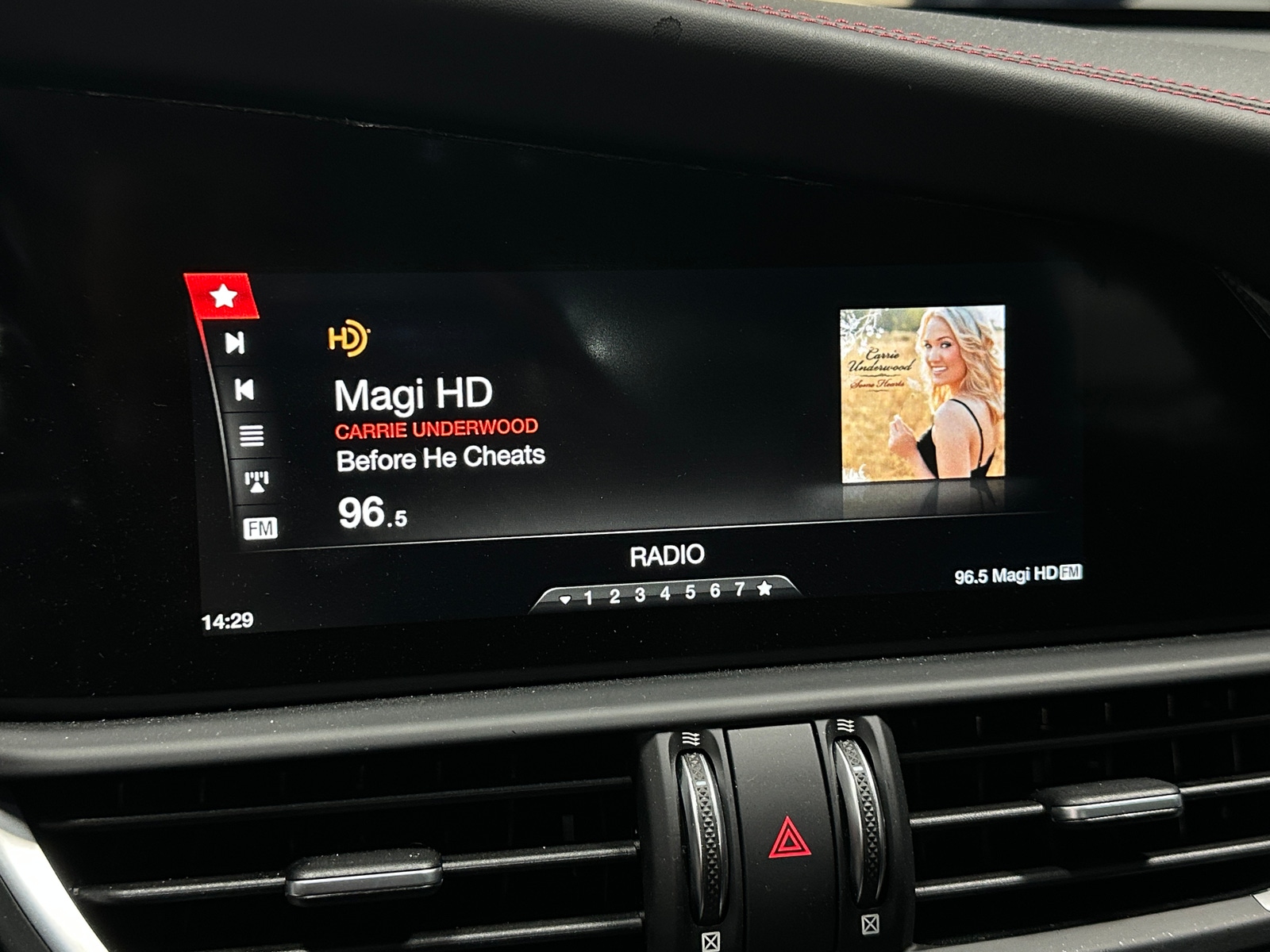 Thumbnail: 2018 Alfa Romeo Giulia - 3