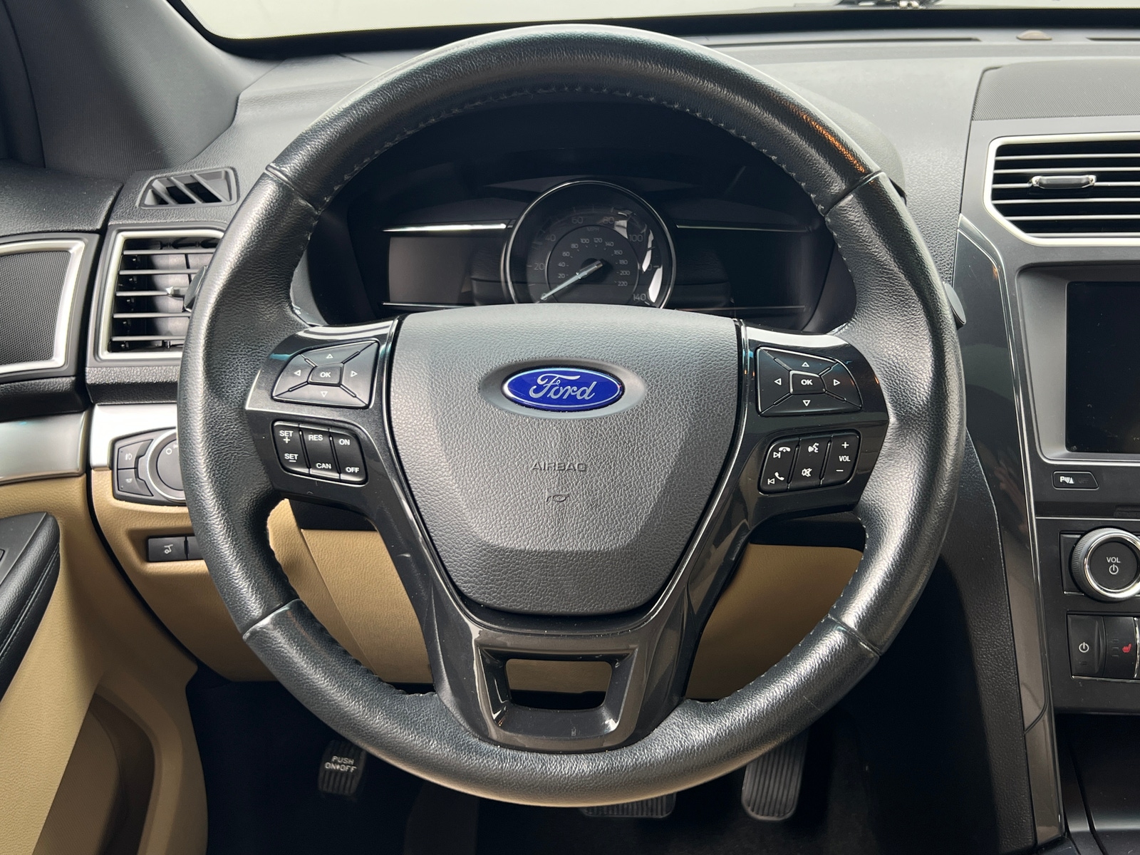 Thumbnail: 2017 Ford Explorer - 5