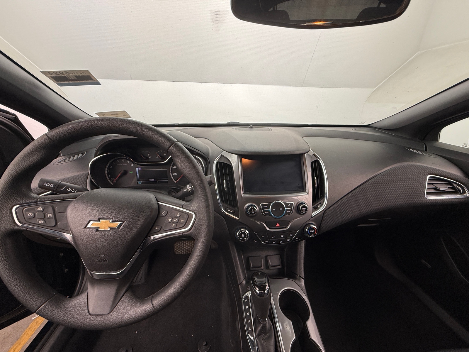 Thumbnail: 2018 Chevrolet Cruze - 3