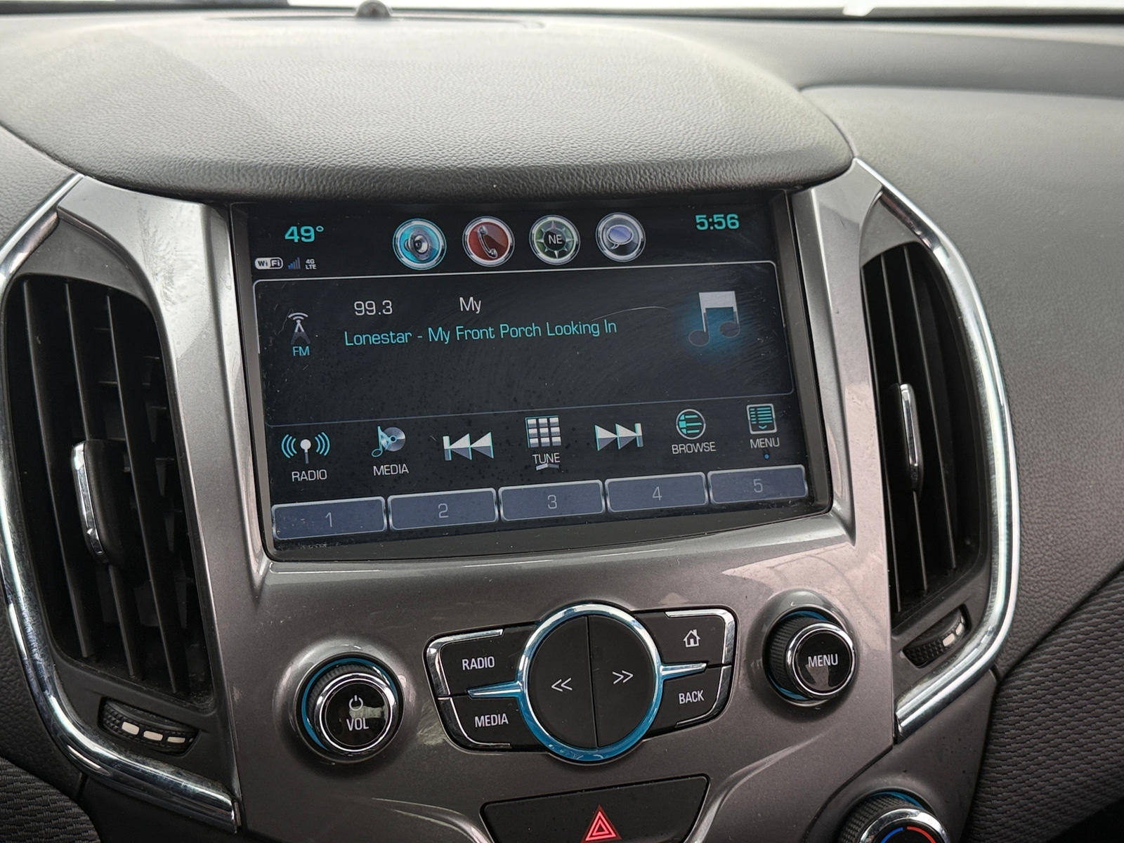 Thumbnail: 2018 Chevrolet Cruze - 4