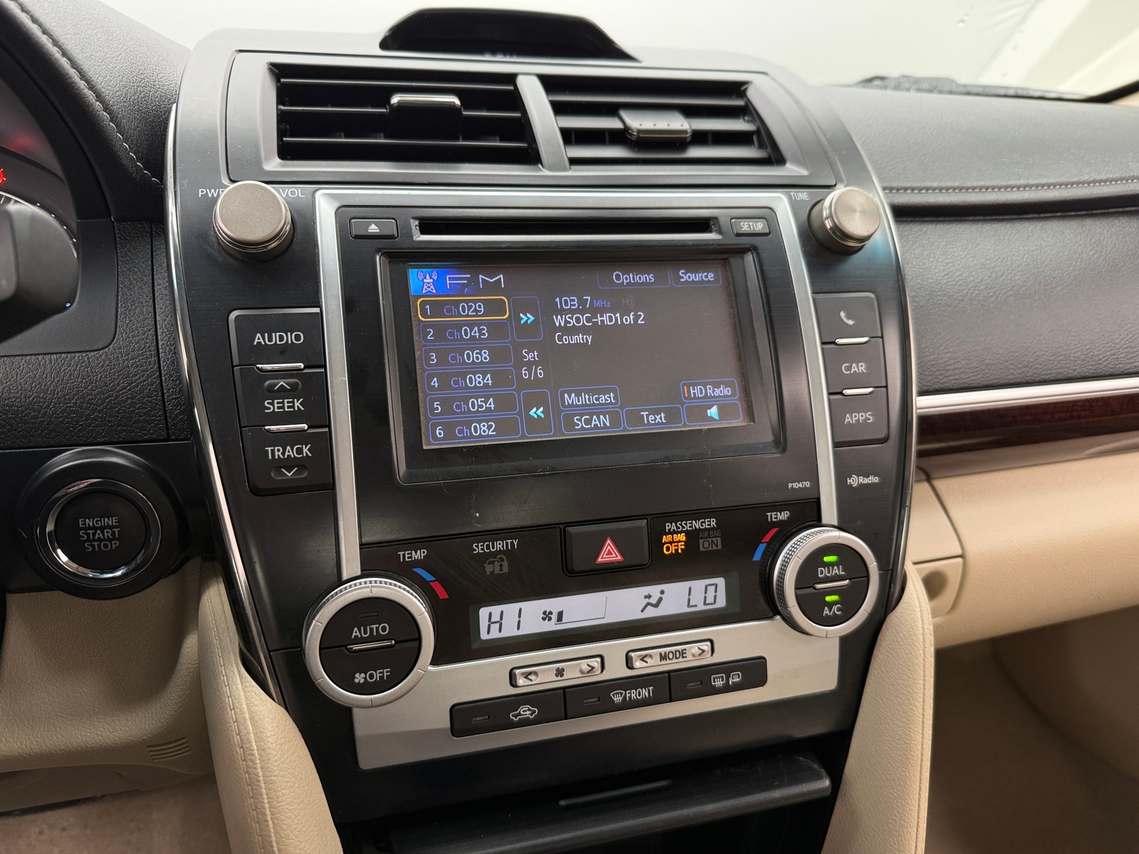 Thumbnail: 2014 Toyota Camry - 3