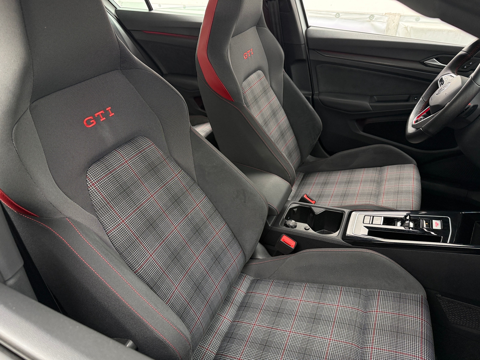 Thumbnail: 2024 Volkswagen Golf - 2