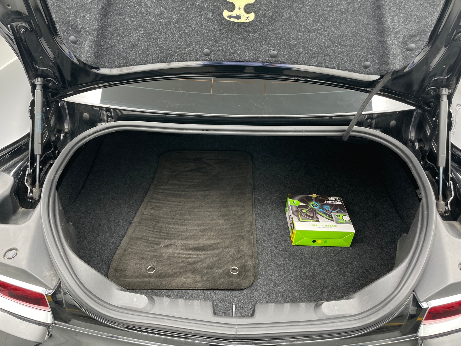 Thumbnail: 2011 Chevrolet Camaro - 4