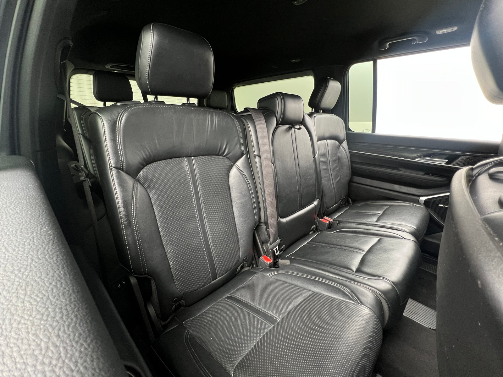 Thumbnail: 2022 Jeep Wagoneer - 5