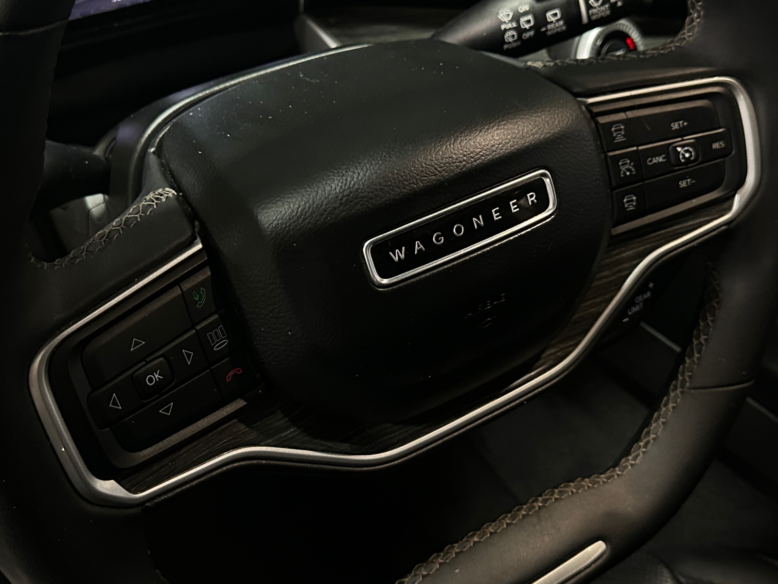 Thumbnail: 2022 Jeep Wagoneer - 4