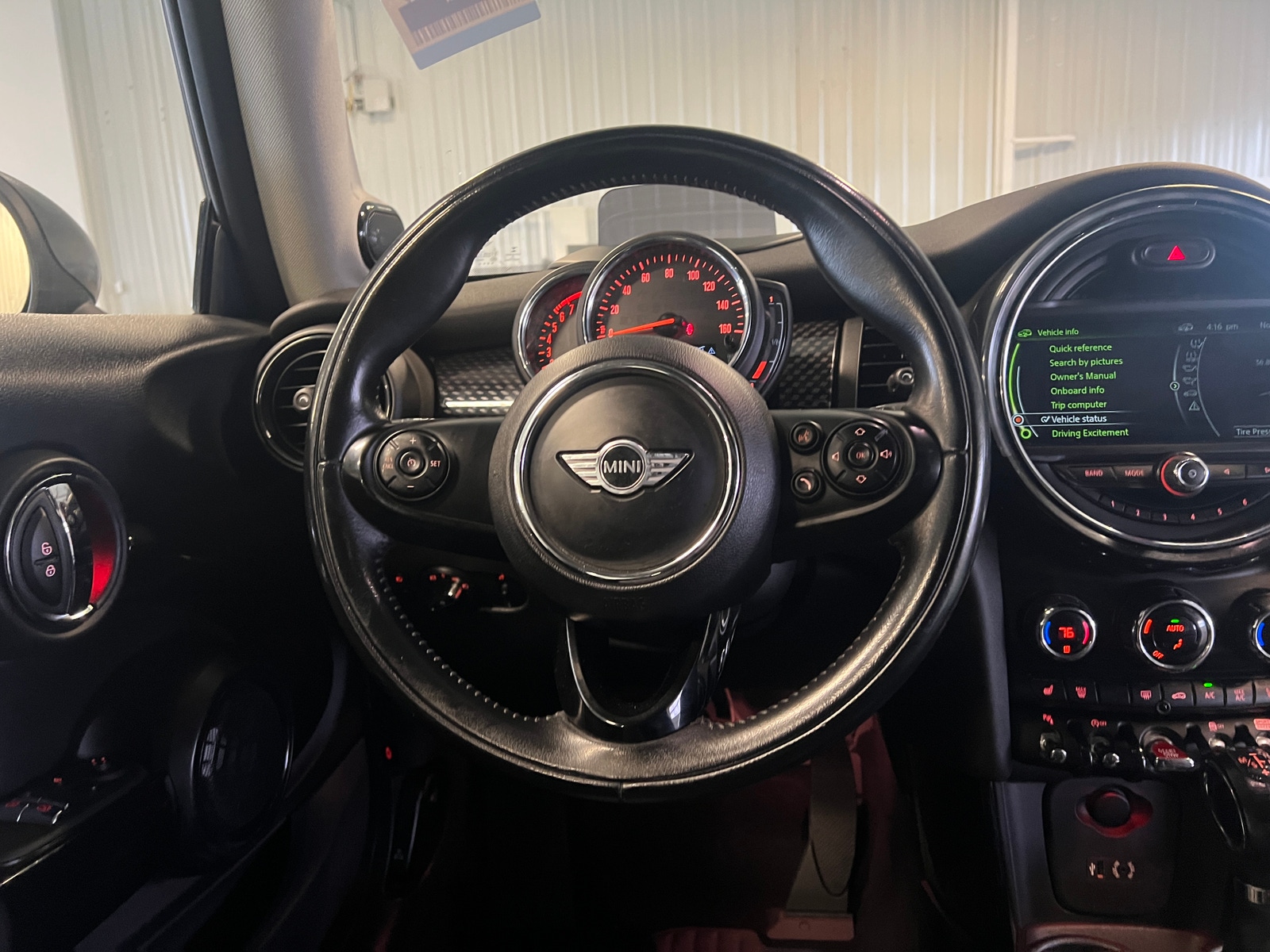 Thumbnail: 2018 MINI Cooper Hardtop - 4