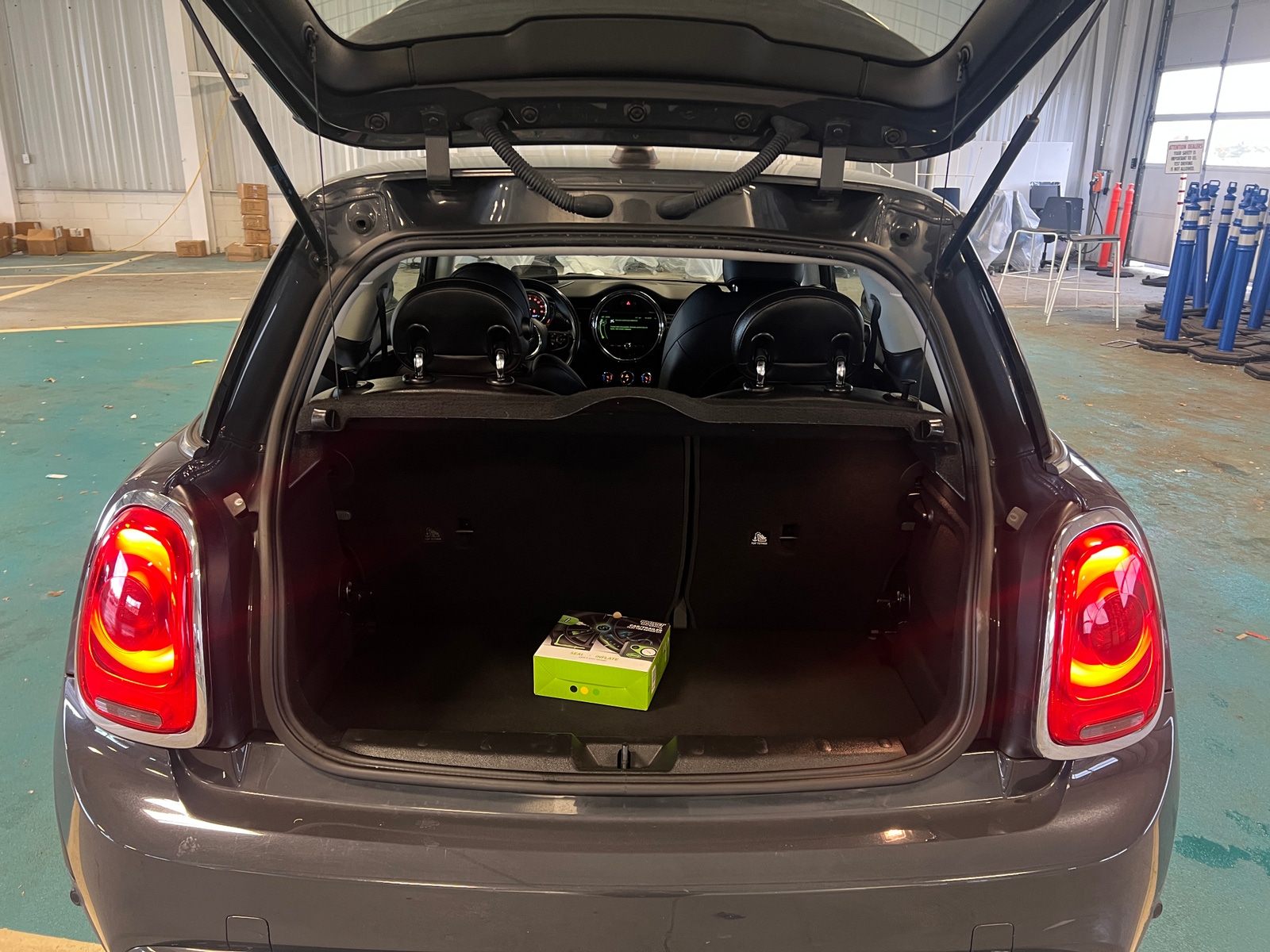 Thumbnail: 2018 MINI Cooper Hardtop - 6