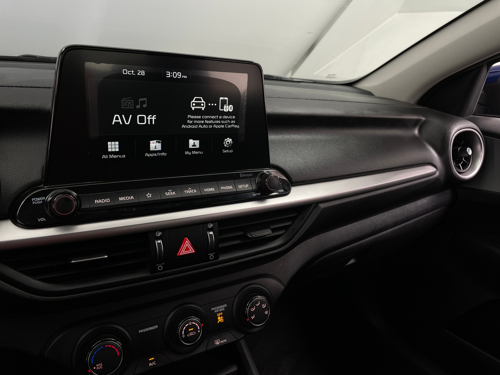 Thumbnail: 2020 Kia Forte - 4