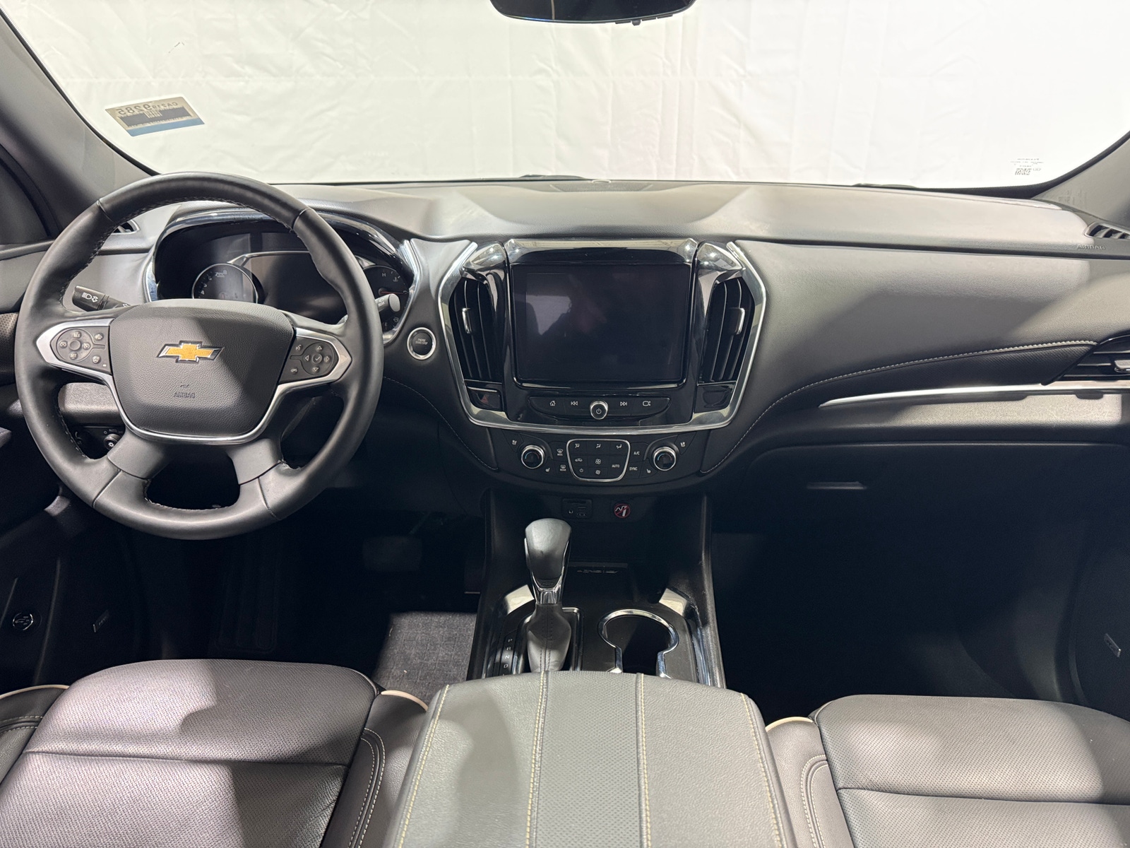 Thumbnail: 2023 Chevrolet Traverse - 2