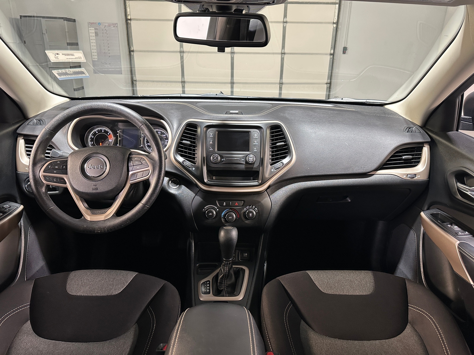 Thumbnail: 2017 Jeep Cherokee - 3