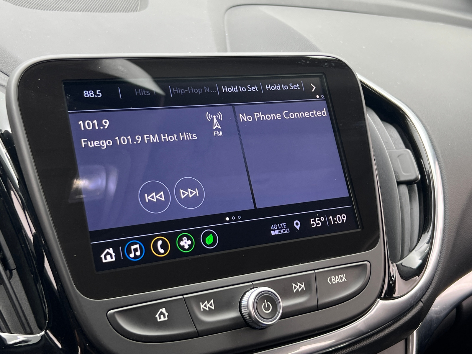 Thumbnail: 2019 Chevrolet Volt - 3