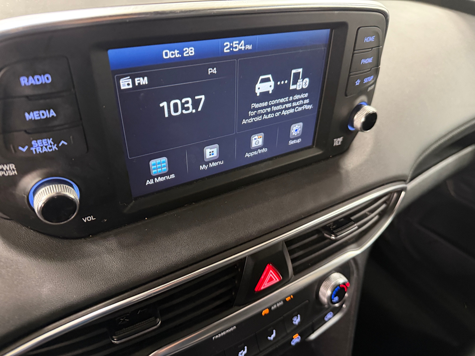 Thumbnail: 2020 Hyundai Santa Fe - 4