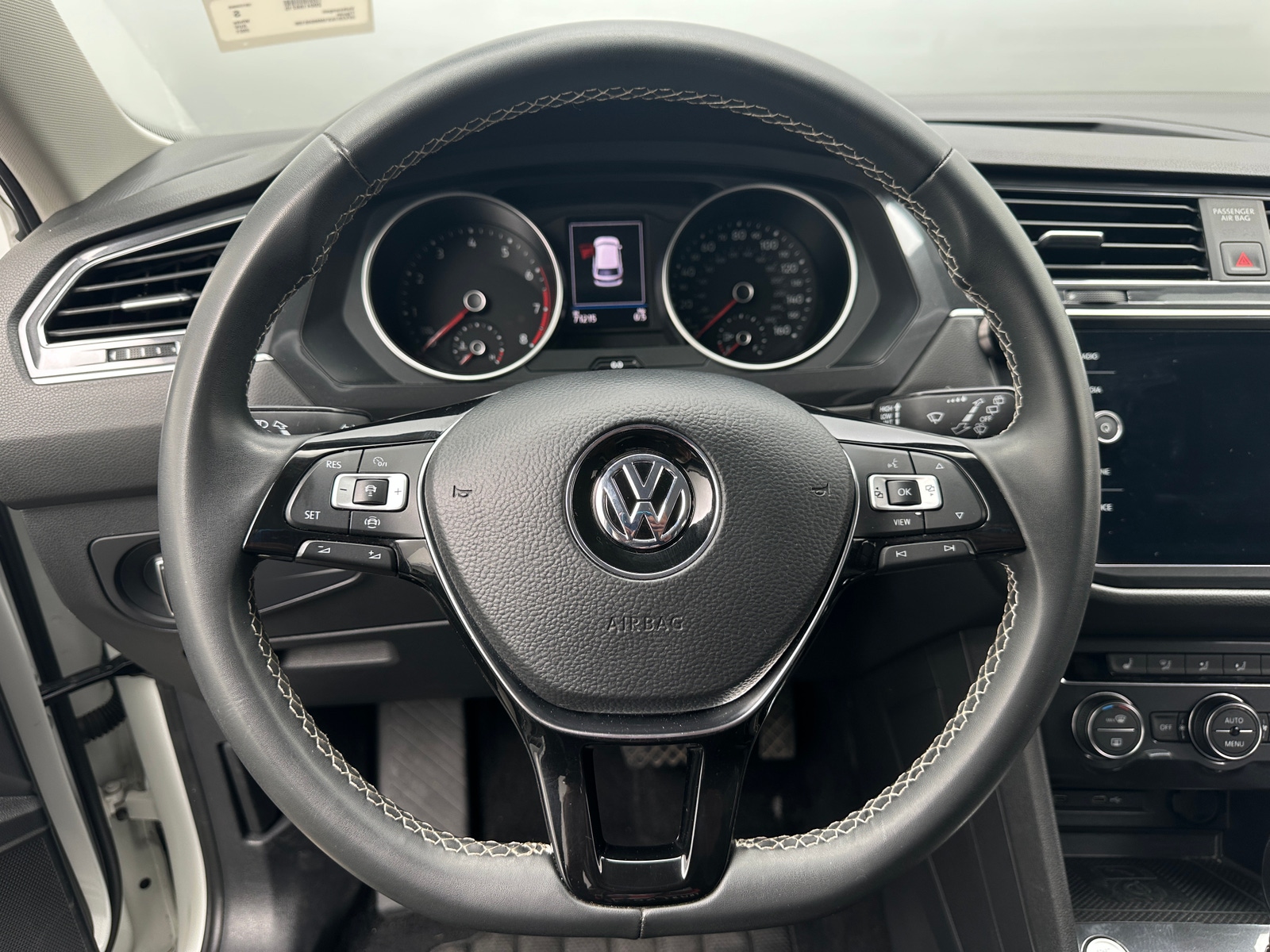 Thumbnail: 2021 Volkswagen Tiguan - 4