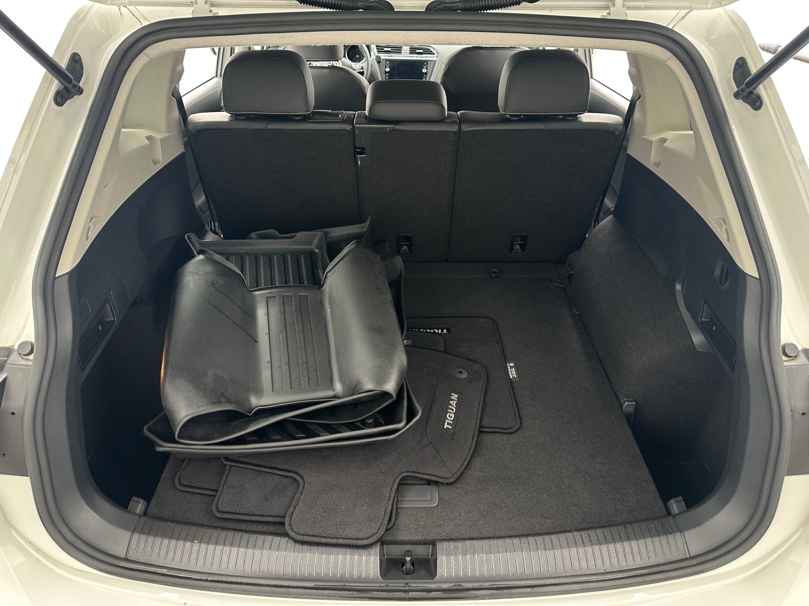 Thumbnail: 2021 Volkswagen Tiguan - 6