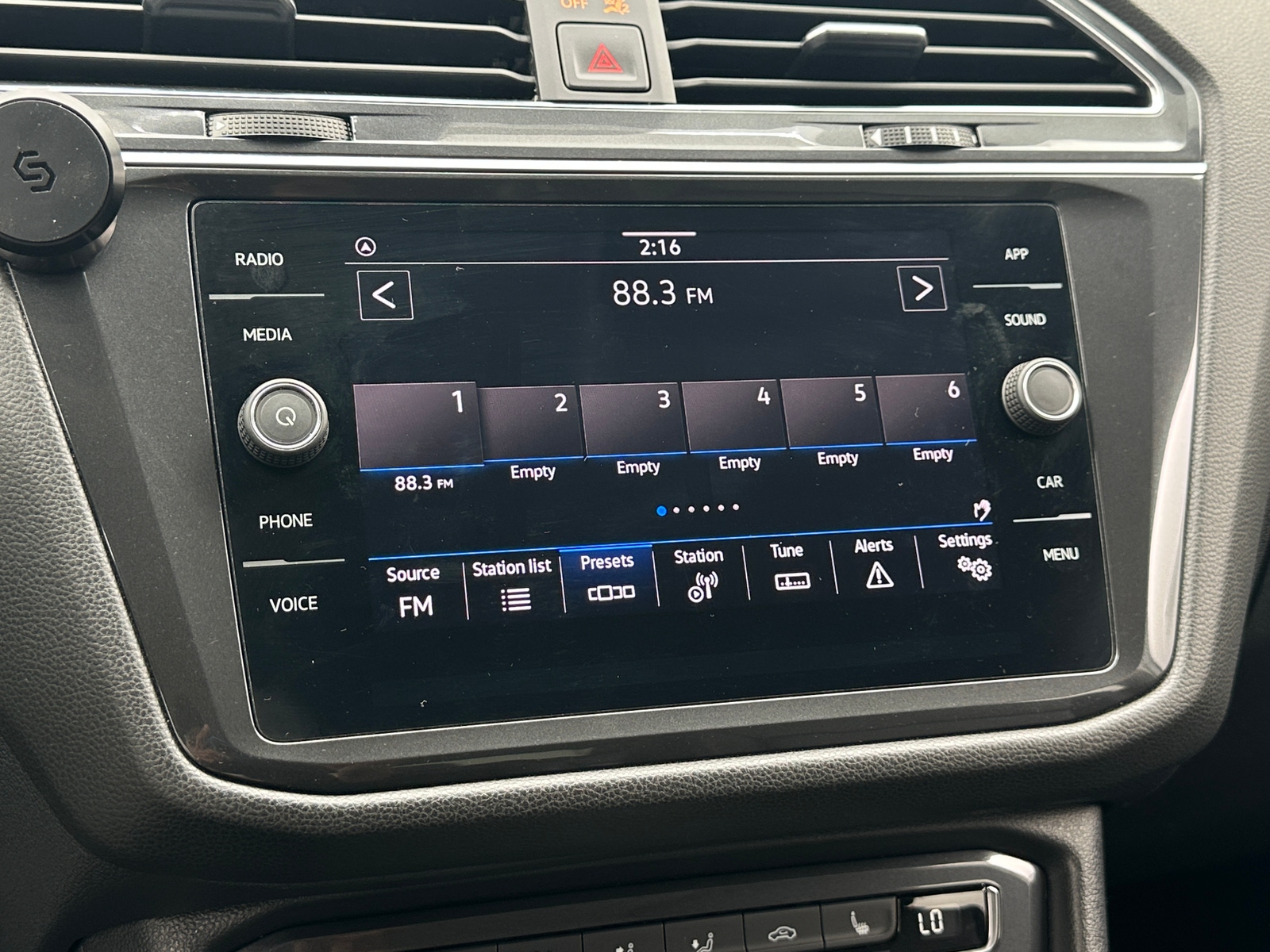 Thumbnail: 2021 Volkswagen Tiguan - 3