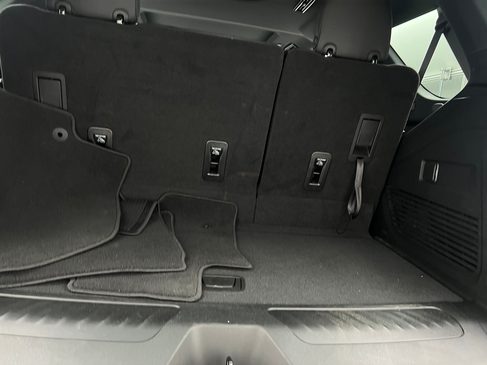 Thumbnail: 2023 Chevrolet Tahoe - 6