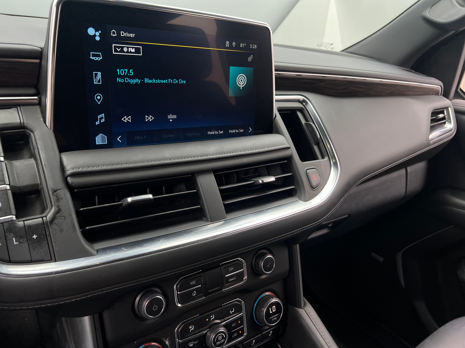 Thumbnail: 2023 Chevrolet Tahoe - 3