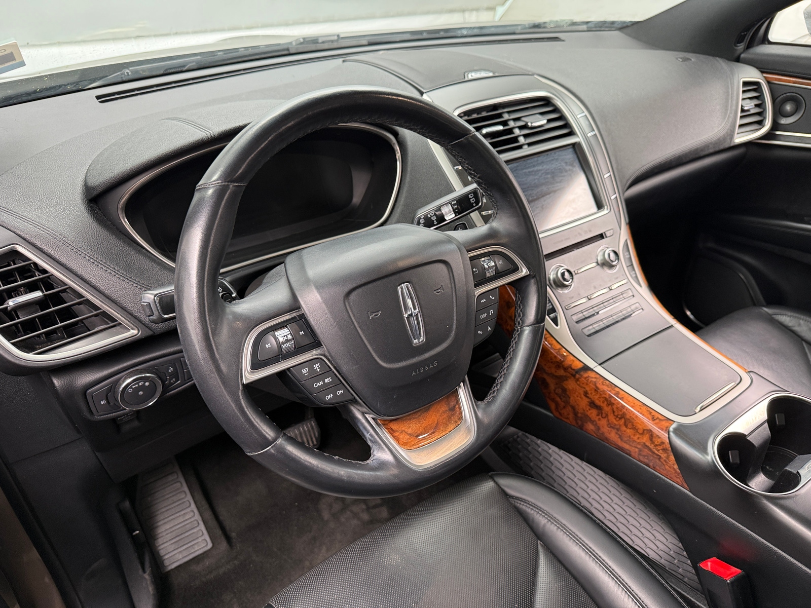 Thumbnail: 2019 Lincoln Nautilus - 4