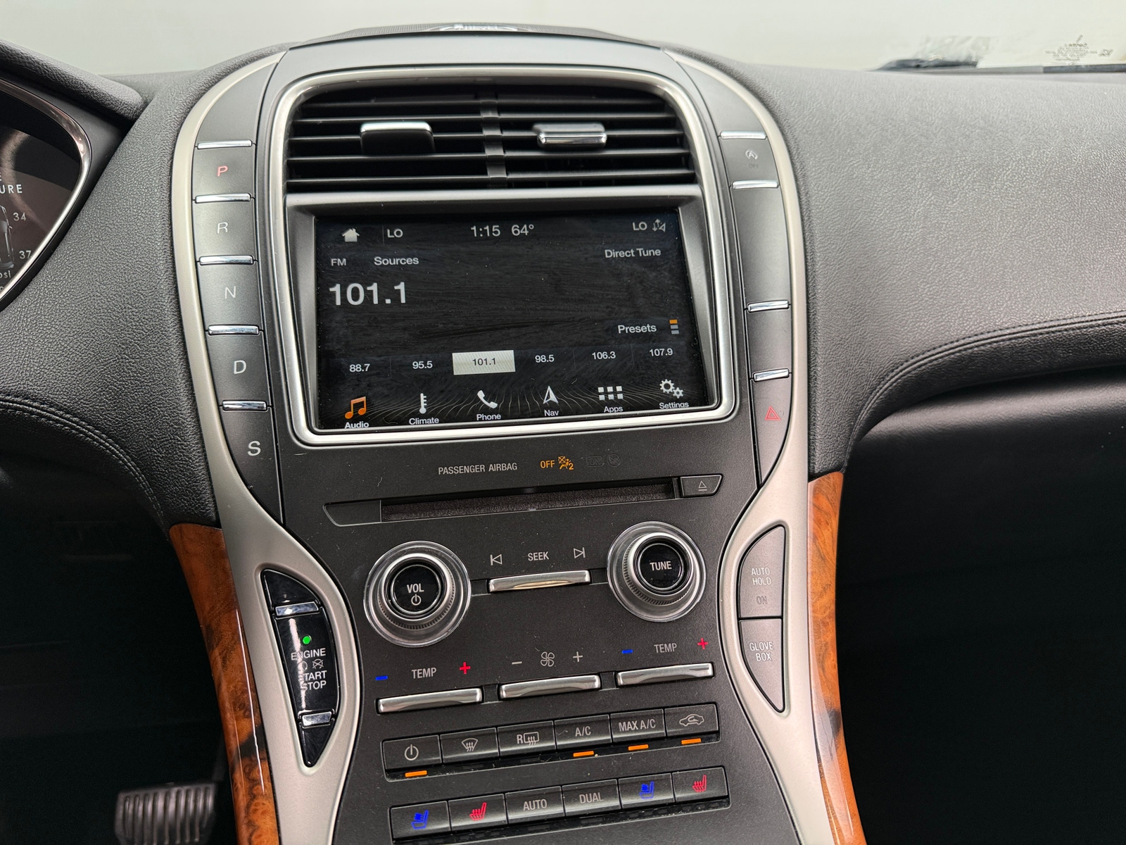 Thumbnail: 2019 Lincoln Nautilus - 3