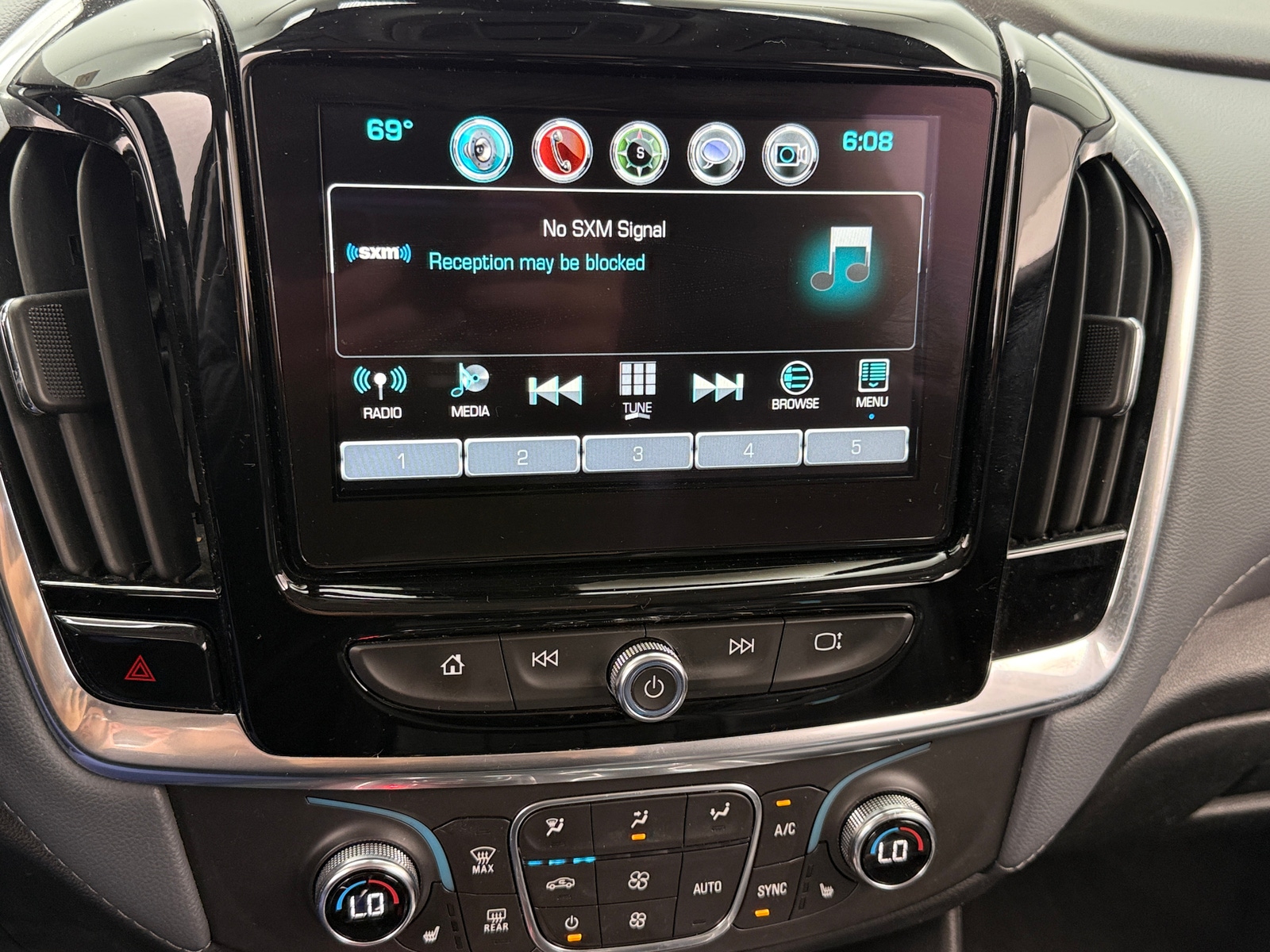 Thumbnail: 2019 Chevrolet Traverse - 3