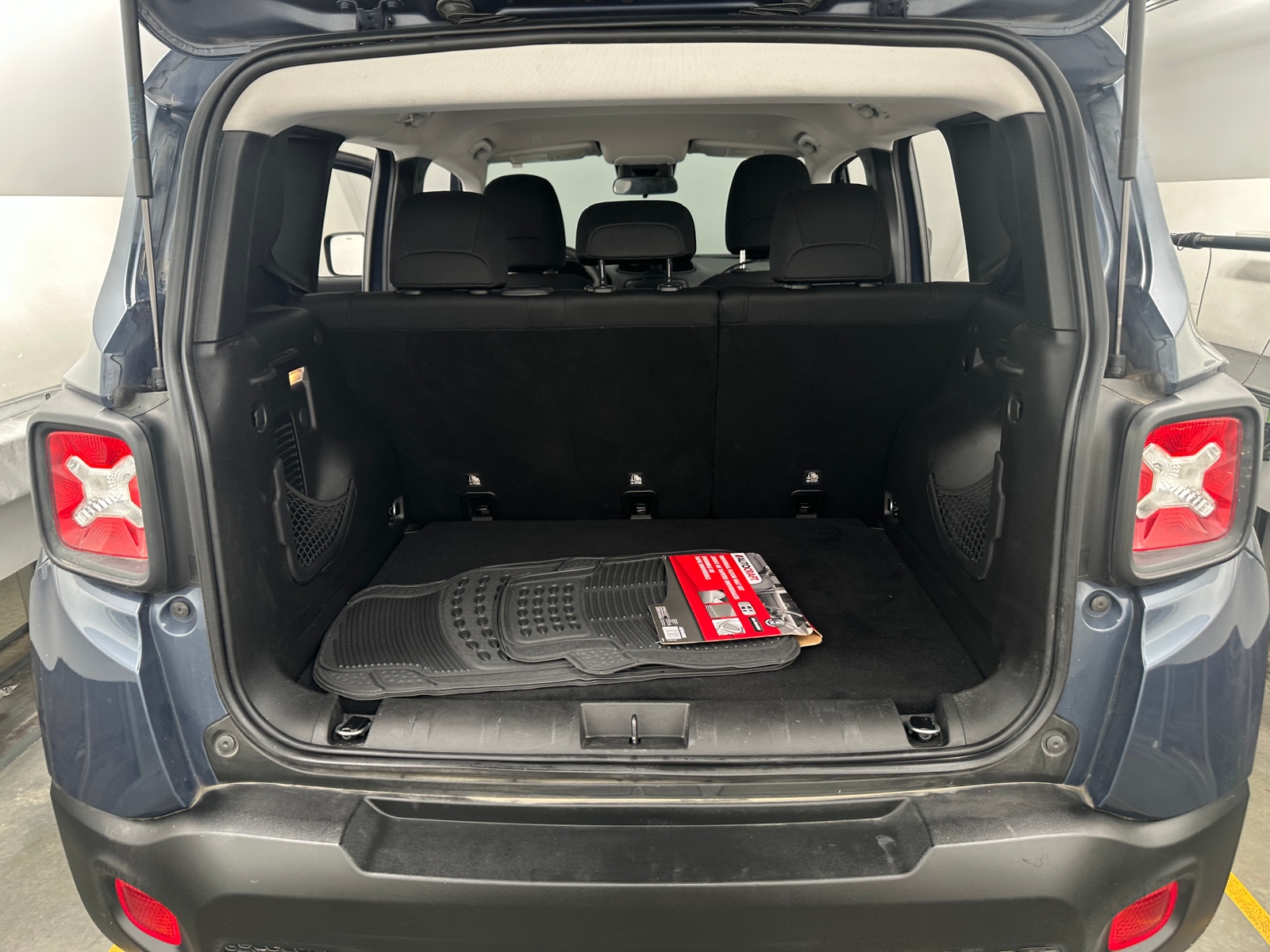 Thumbnail: 2020 Jeep Renegade - 7