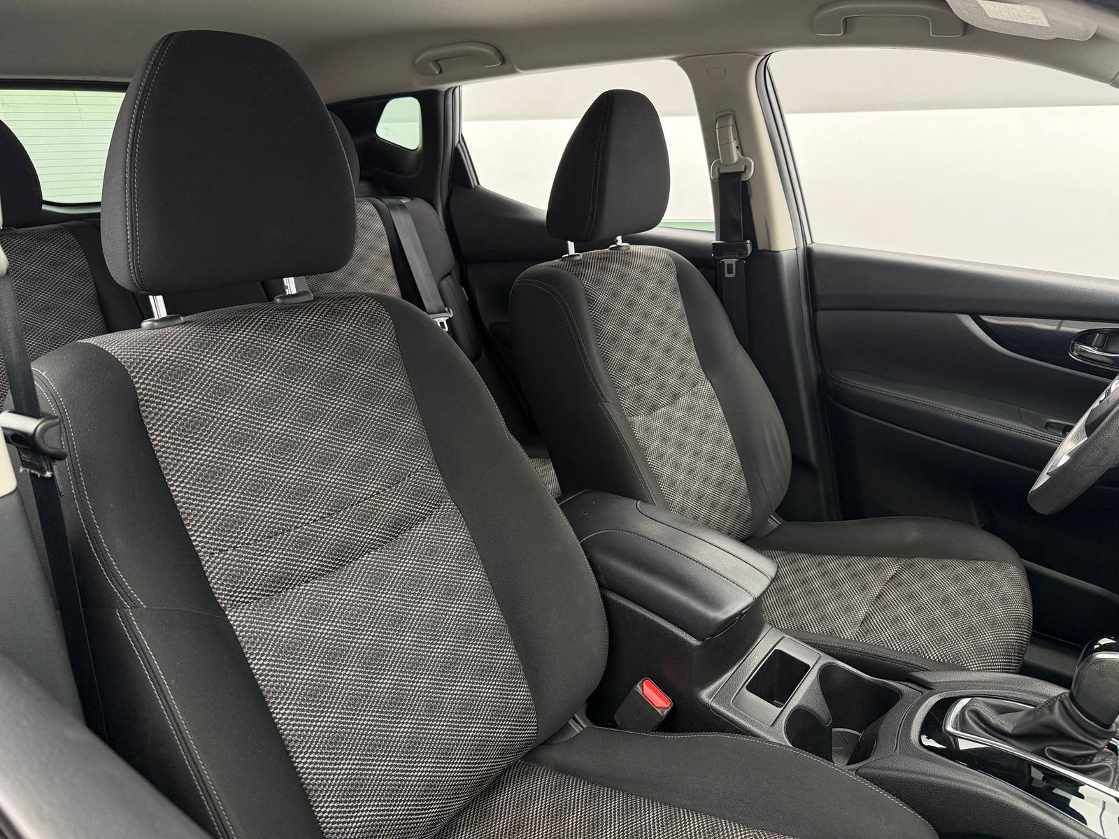 Thumbnail: 2020 Nissan Rogue Sport - 2