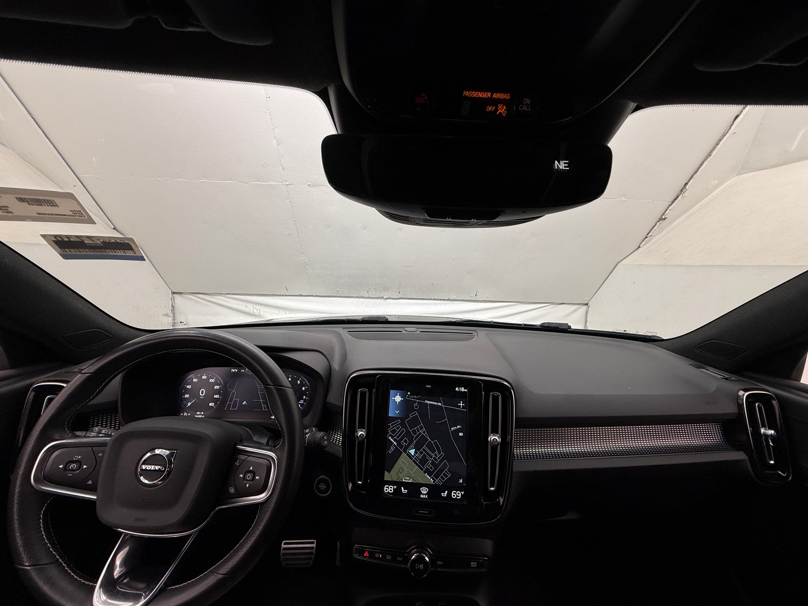 Thumbnail: 2021 Volvo XC40 - 2