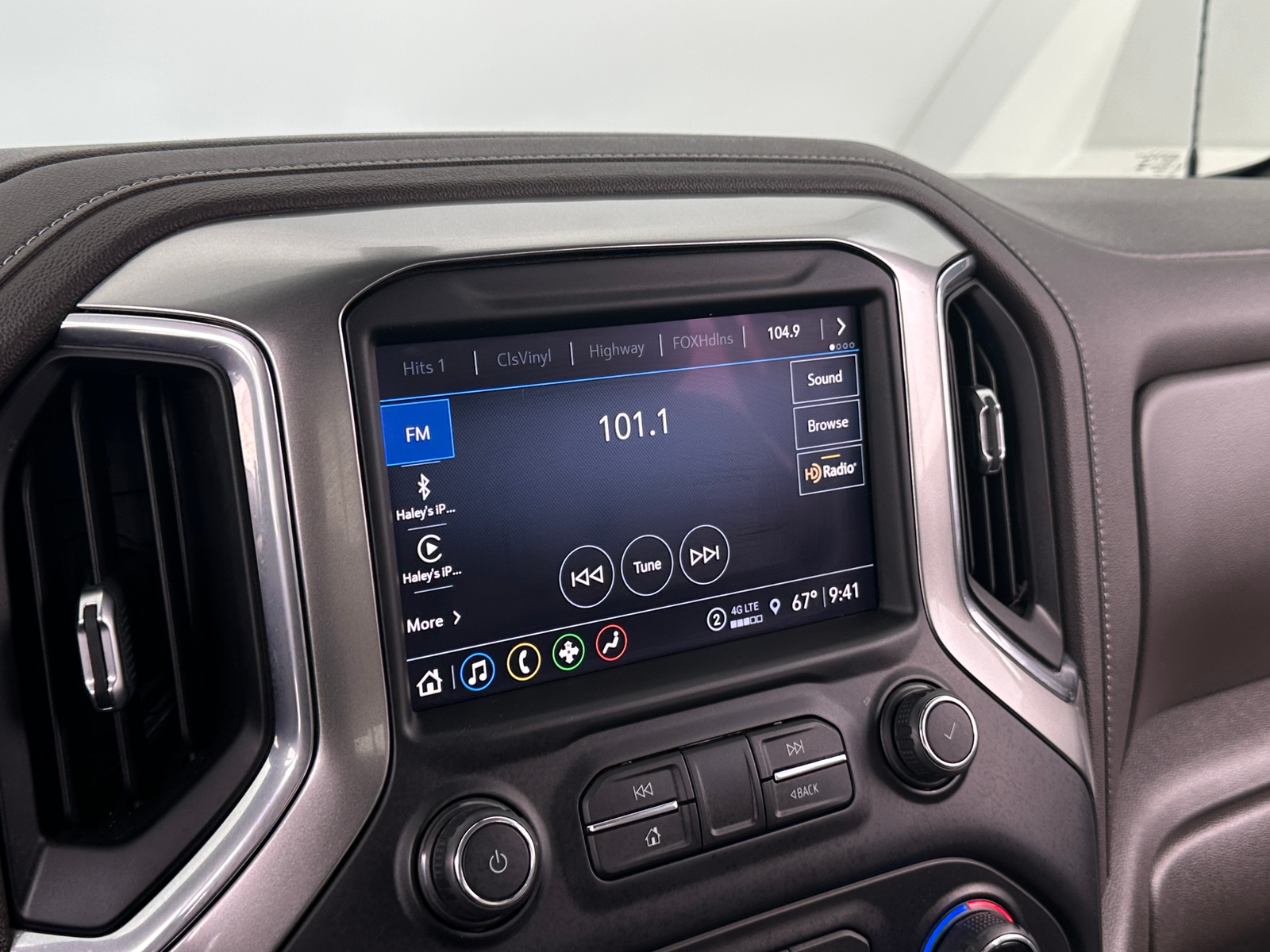 Thumbnail: 2021 Chevrolet Silverado 1500 - 4