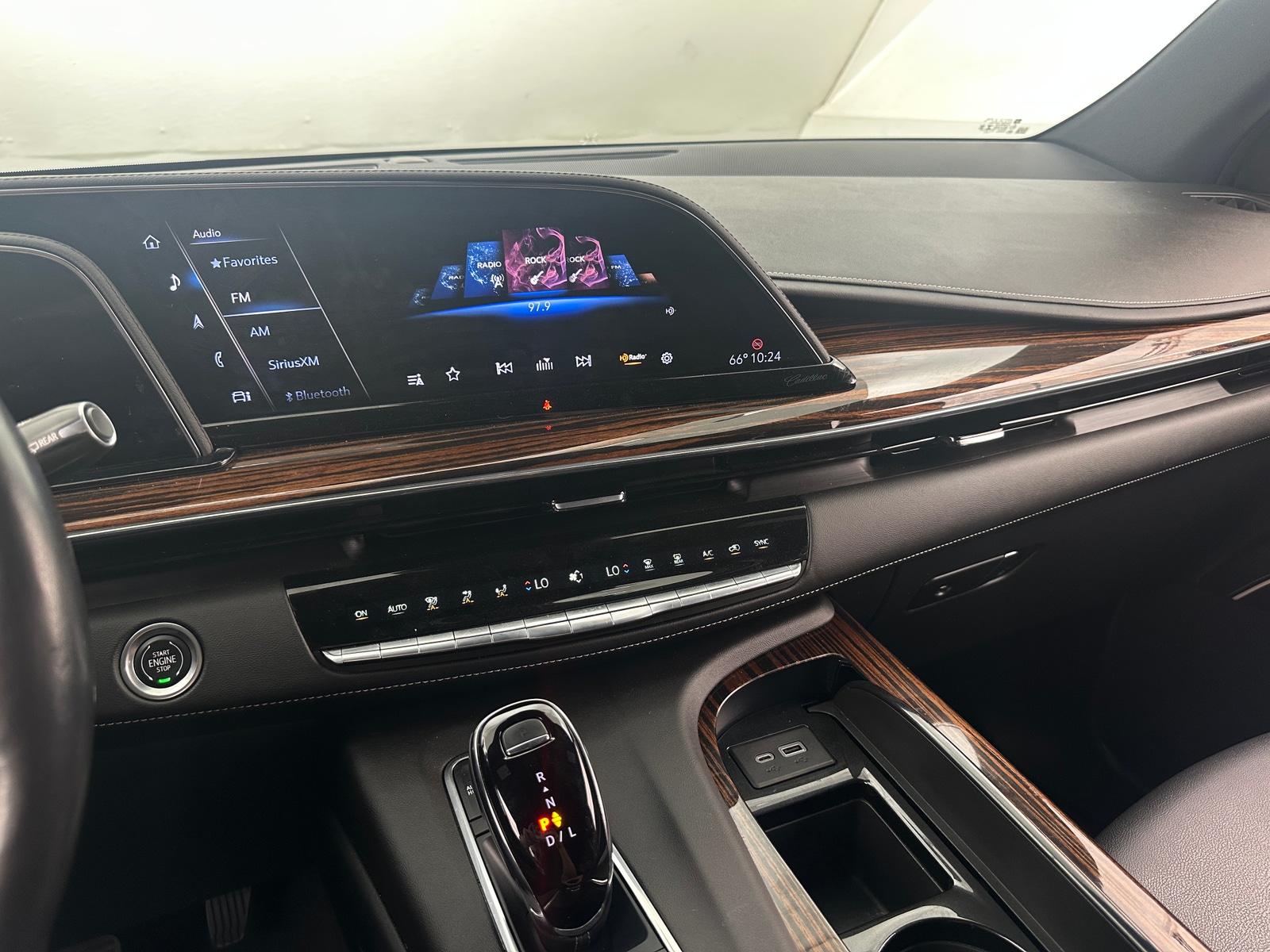 Thumbnail: 2022 Cadillac Escalade - 3