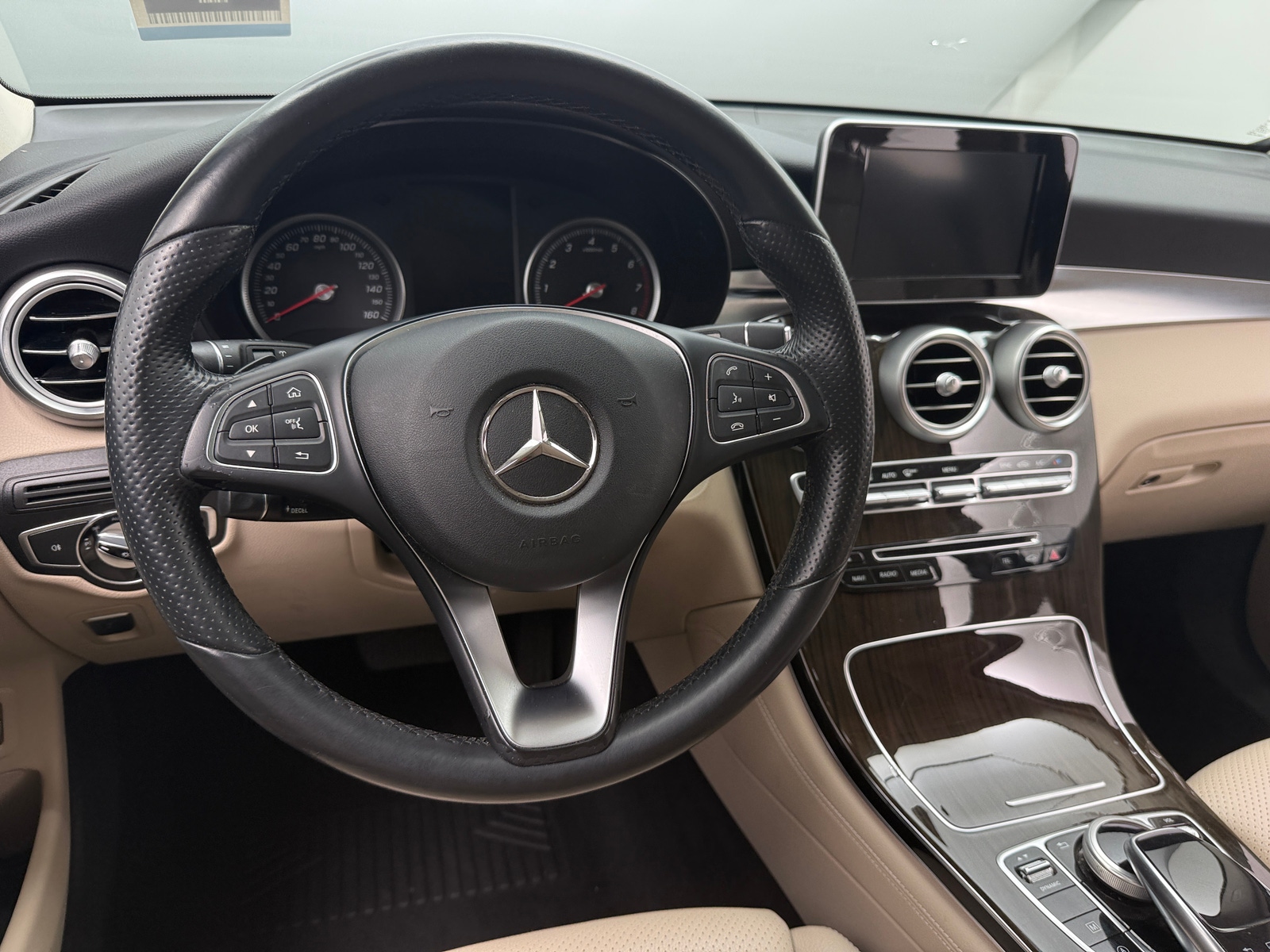 Thumbnail: 2016 Mercedes-Benz GLC - 4
