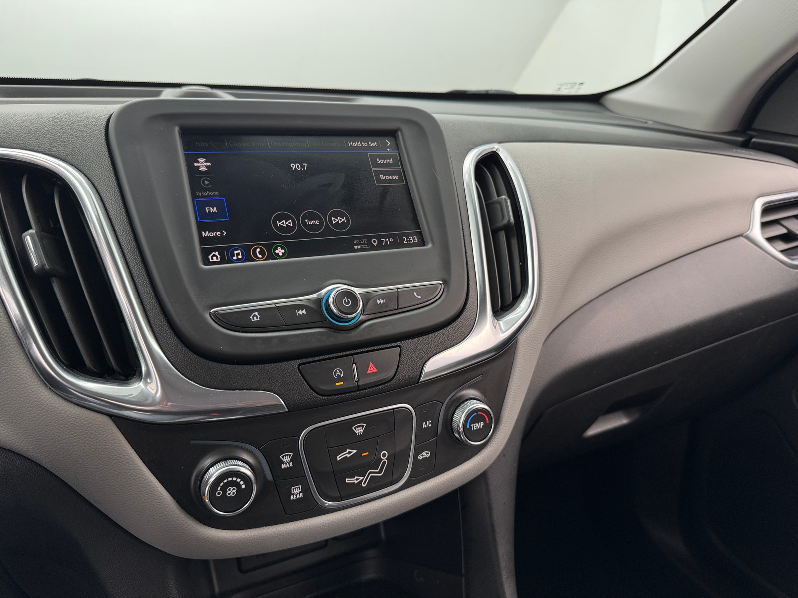 Thumbnail: 2022 Chevrolet Equinox - 4