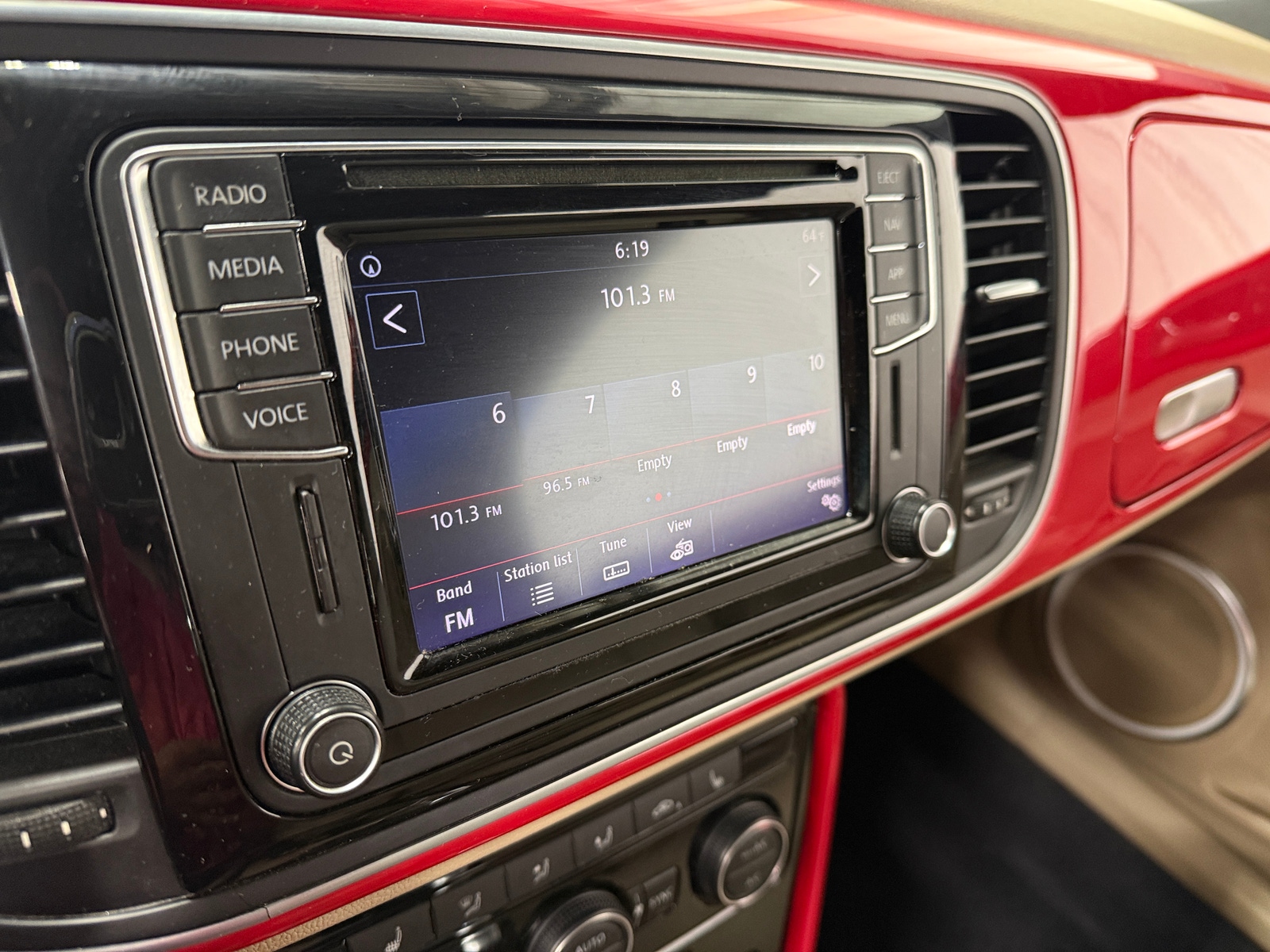 Thumbnail: 2019 Volkswagen Beetle - 3