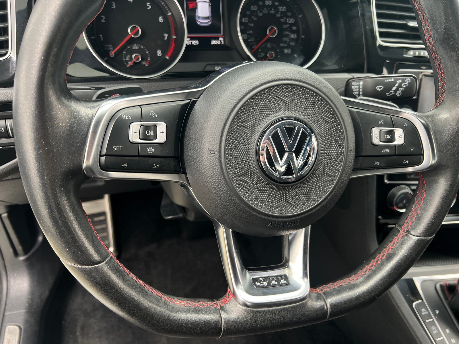 Thumbnail: 2020 Volkswagen Golf - 5