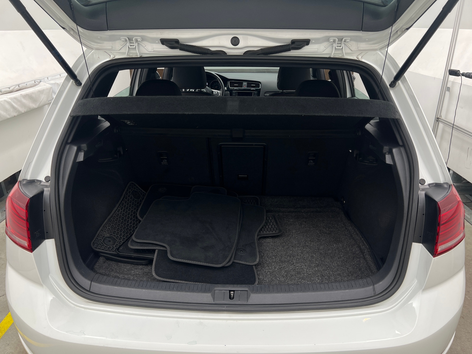 Thumbnail: 2020 Volkswagen Golf - 7