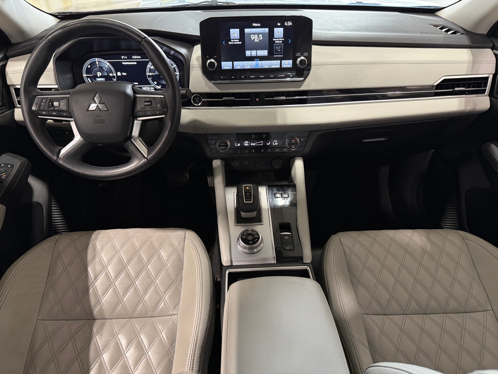 Thumbnail: 2023 Mitsubishi Outlander - 2