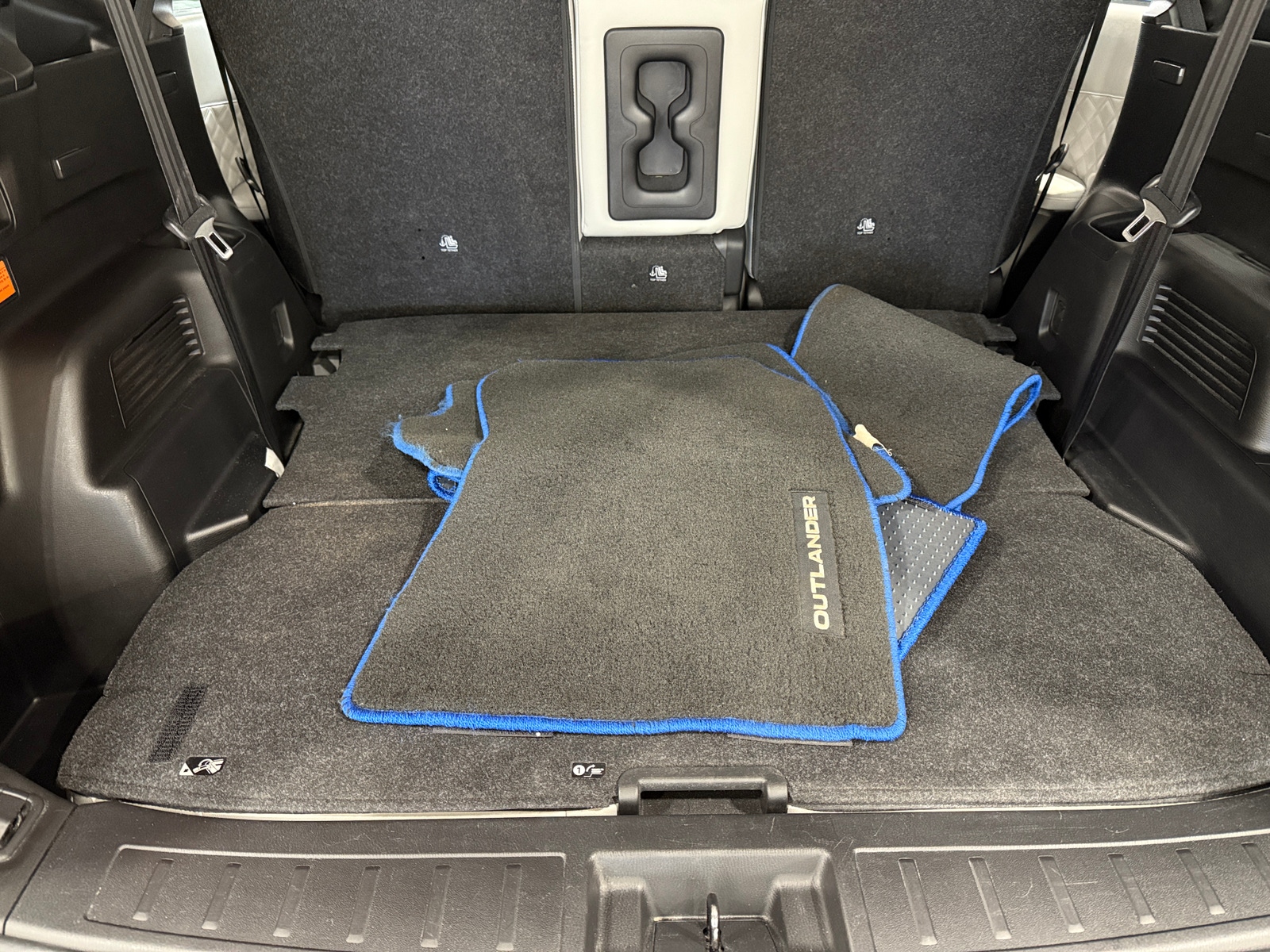 Thumbnail: 2023 Mitsubishi Outlander - 6