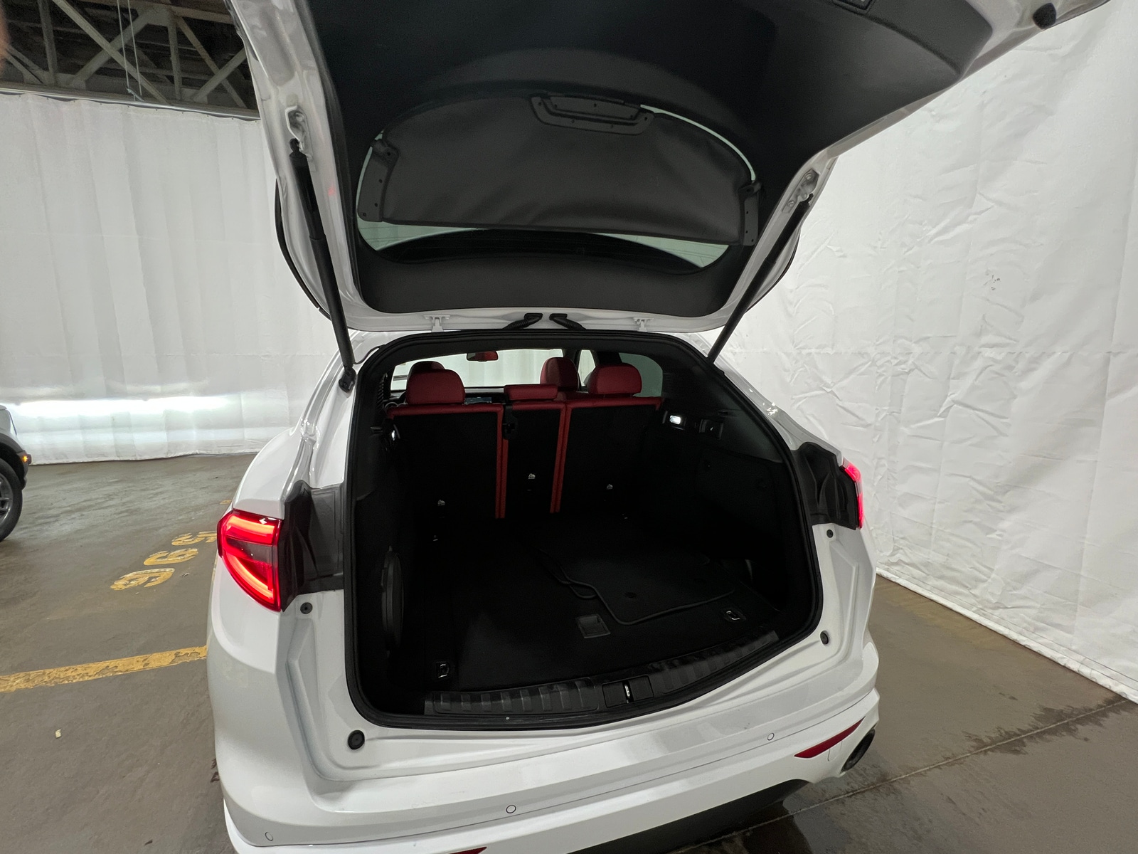 Thumbnail: 2020 Alfa Romeo Stelvio - 6