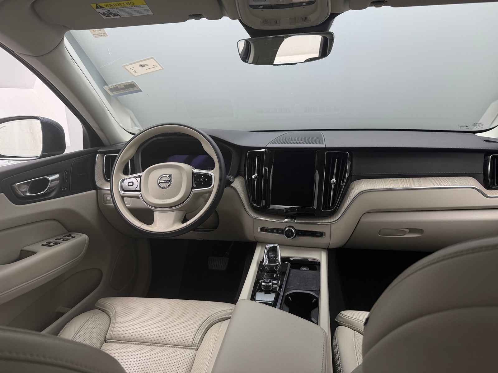 Thumbnail: 2022 Volvo XC60 - 2