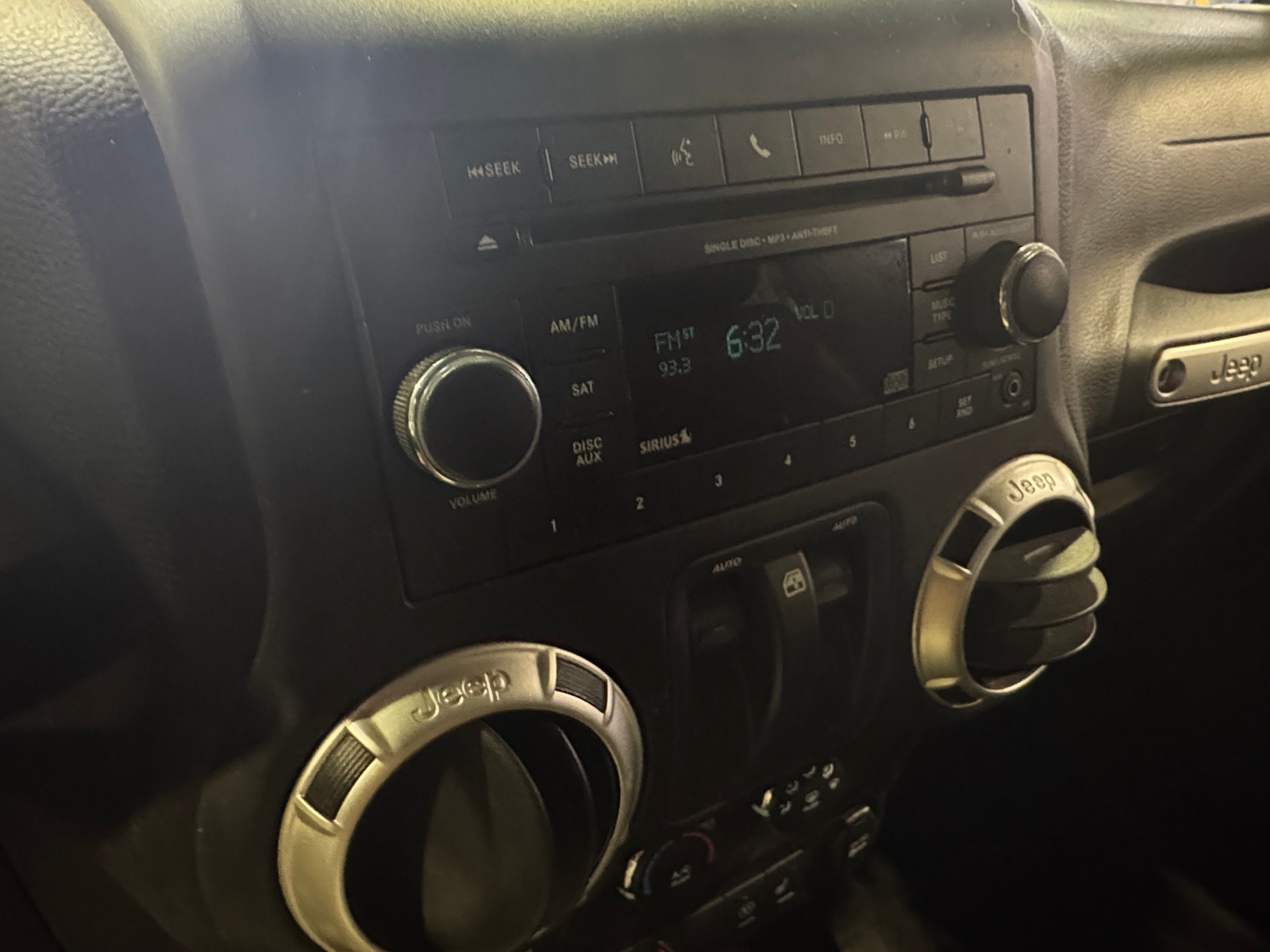 Thumbnail: 2016 Jeep Wrangler - 3