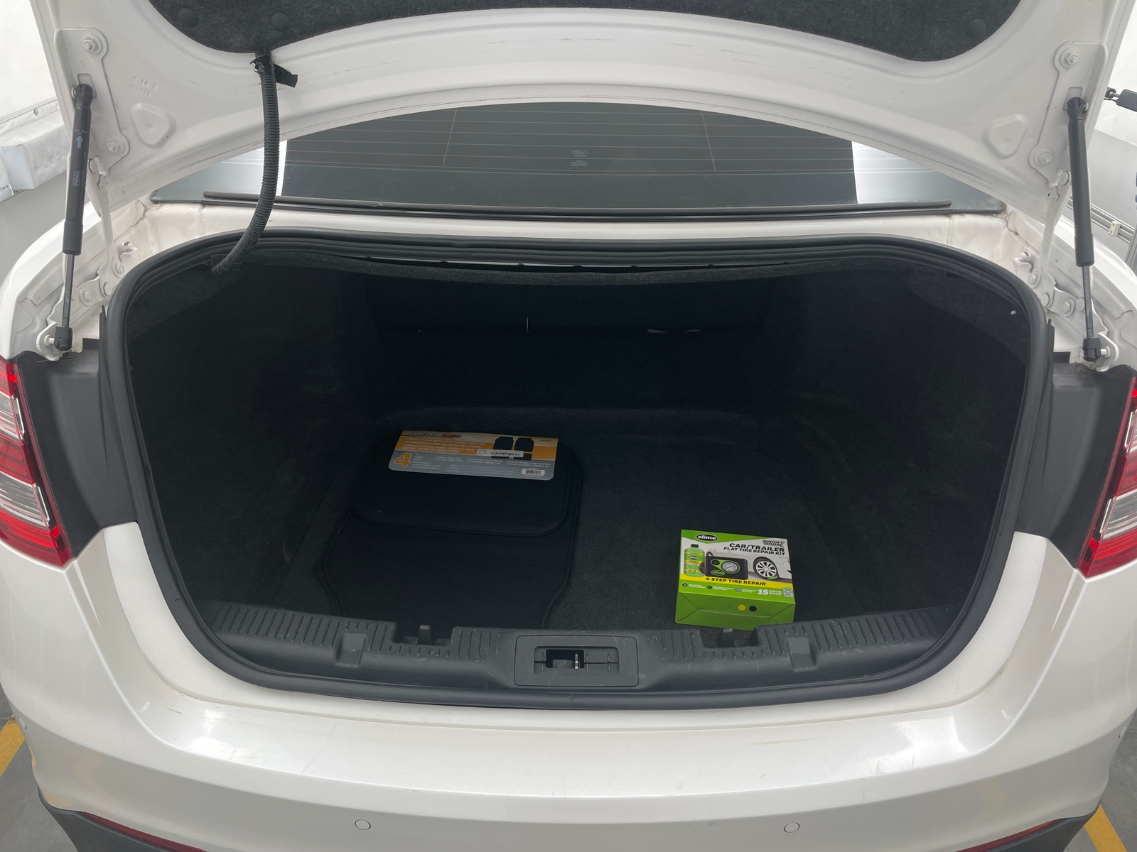 Thumbnail: 2014 Ford Taurus - 6