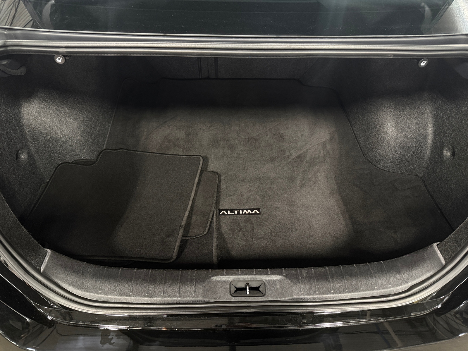 Thumbnail: 2020 Nissan Altima - 7