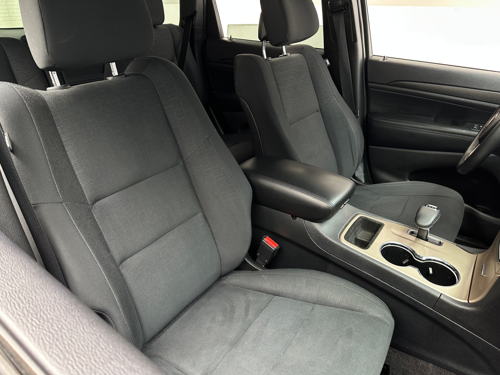 Thumbnail: 2015 Jeep Grand Cherokee - 2