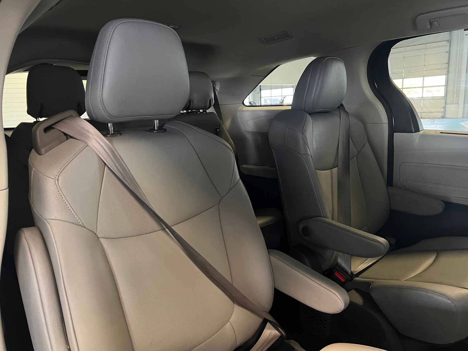 Thumbnail: 2021 Toyota Sienna - 5