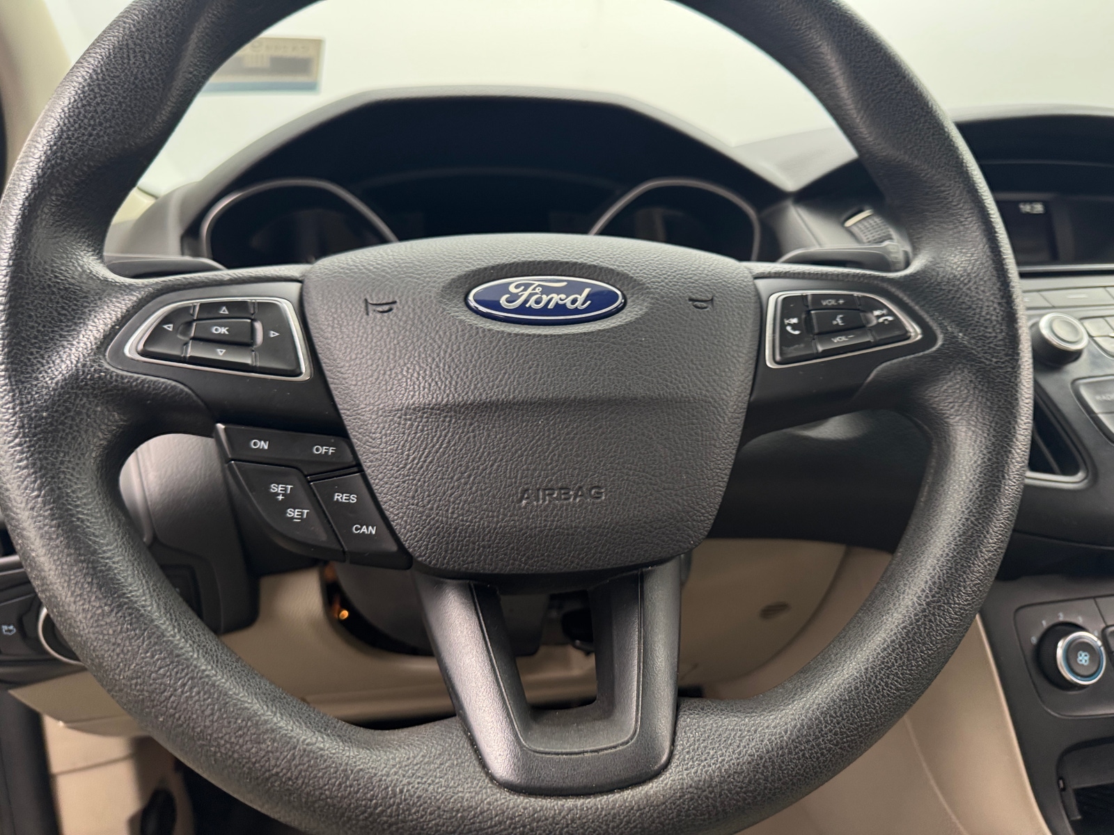 Thumbnail: 2017 Ford Focus - 5