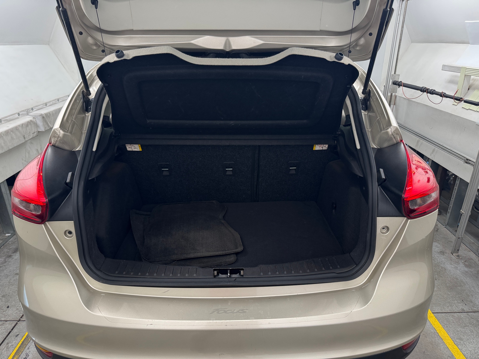 Thumbnail: 2017 Ford Focus - 7