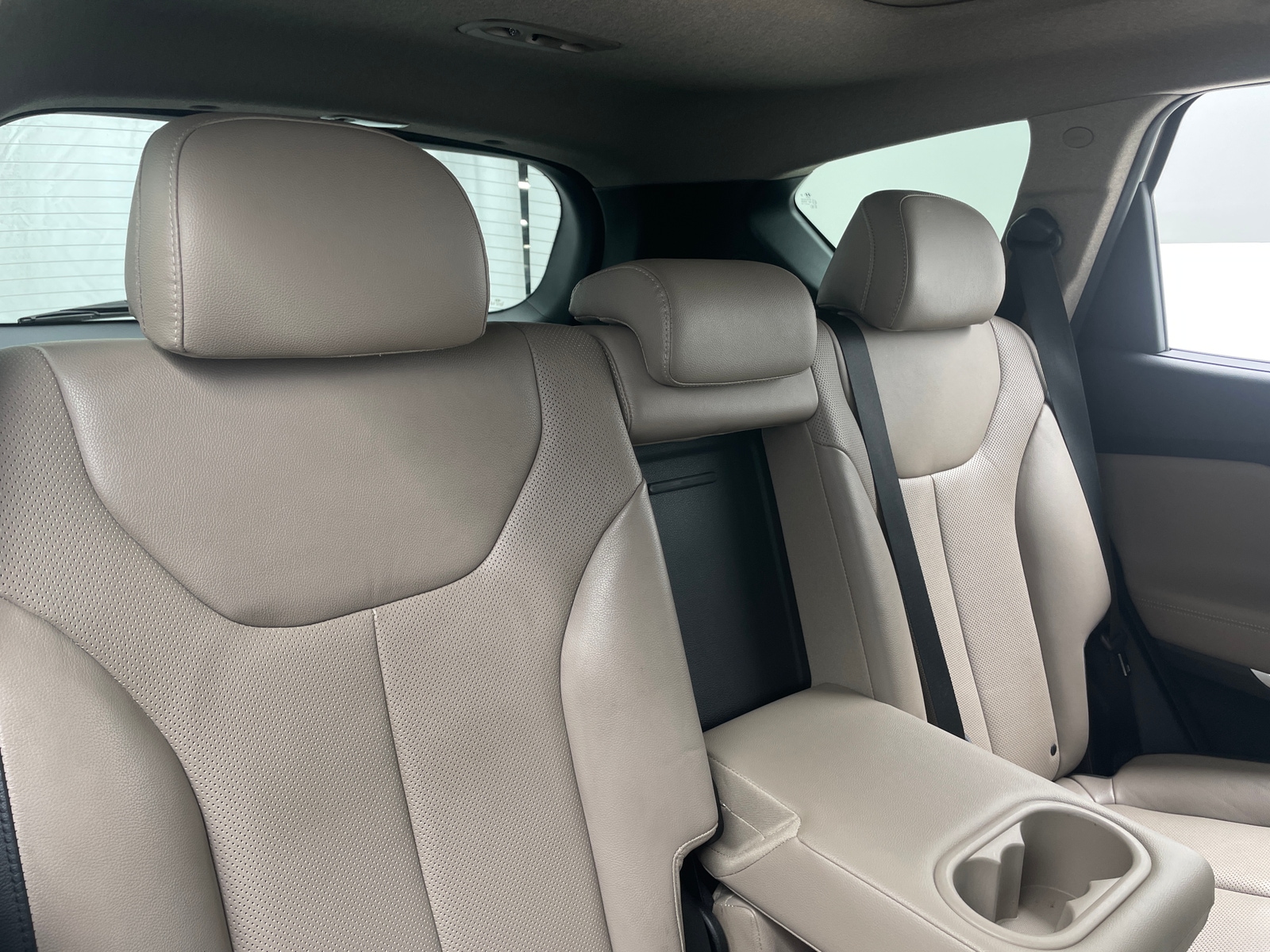 Thumbnail: 2019 Hyundai Santa Fe - 5