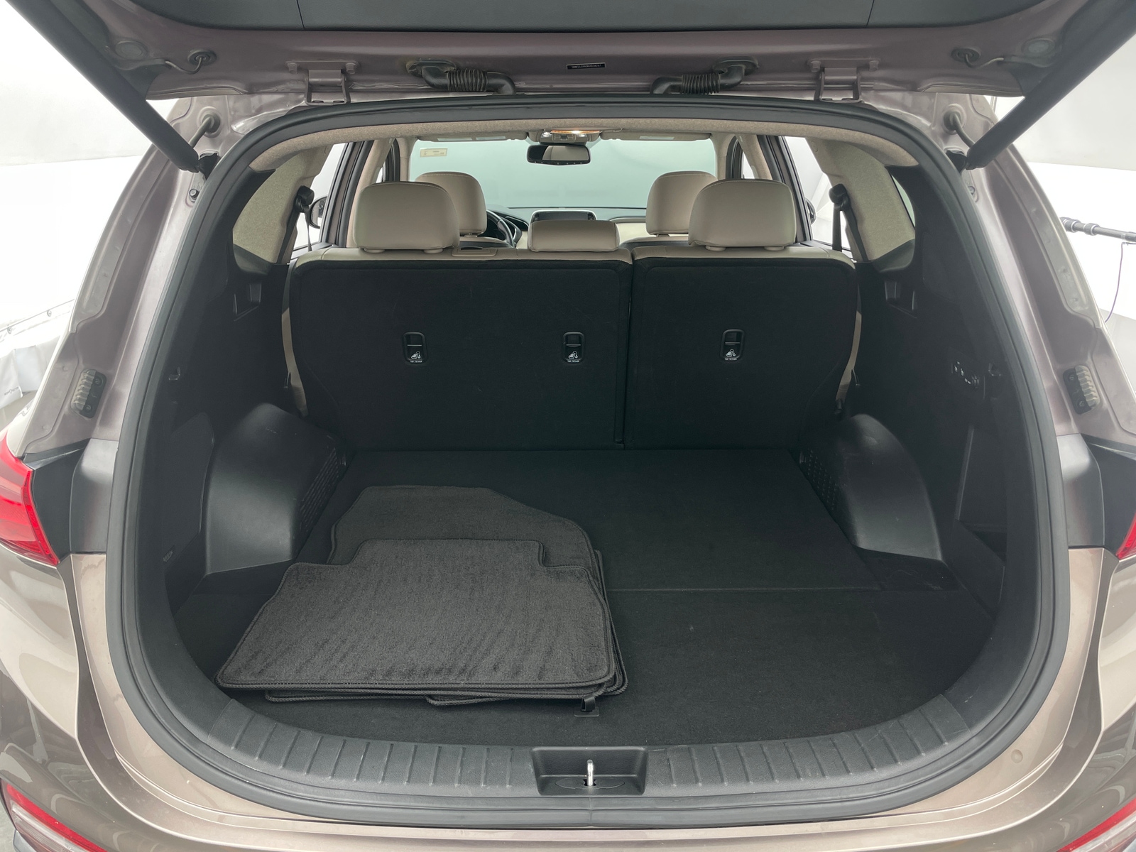 Thumbnail: 2019 Hyundai Santa Fe - 6