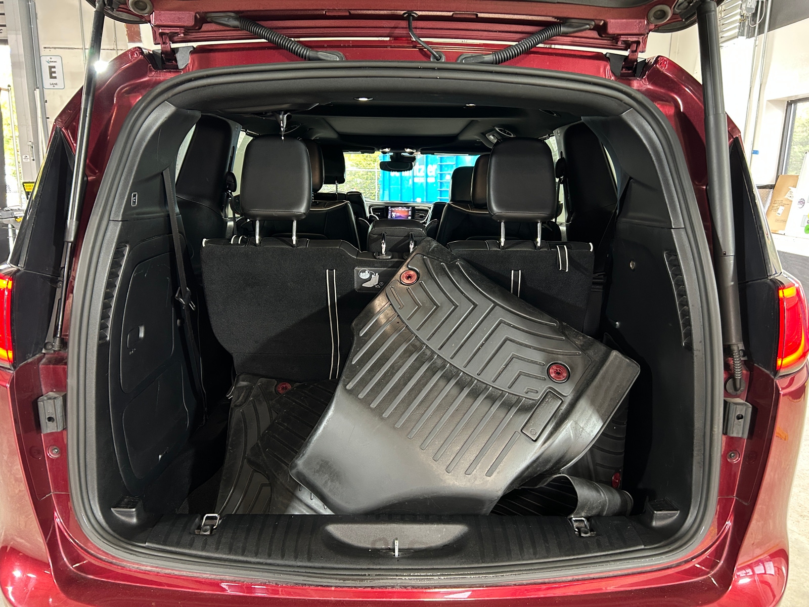 Thumbnail: 2020 Chrysler Pacifica - 6